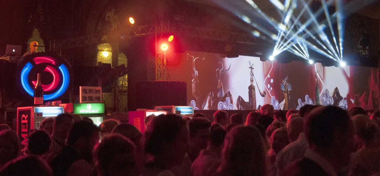 Illustrations as a panoramic projection behind ball guests – ALMDUDLER TRACHTEN-PÄRCHENBALL, City Hall, Vienna, Austria