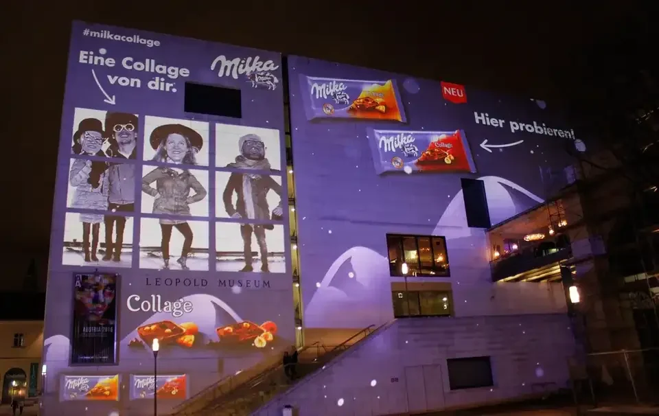 Nahansicht der projizierten Fotocollage auf einer Museumsecke – MILKA, Leopold Museum, Wien, Österreich